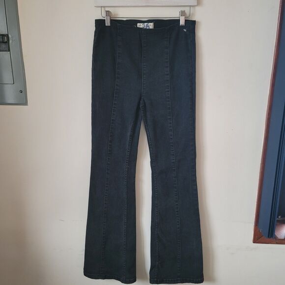 Free people slim Pull-On Flare Seamed Jeans Size 26 Black Retro Neutral Mid Rise - Picture 4 of 9